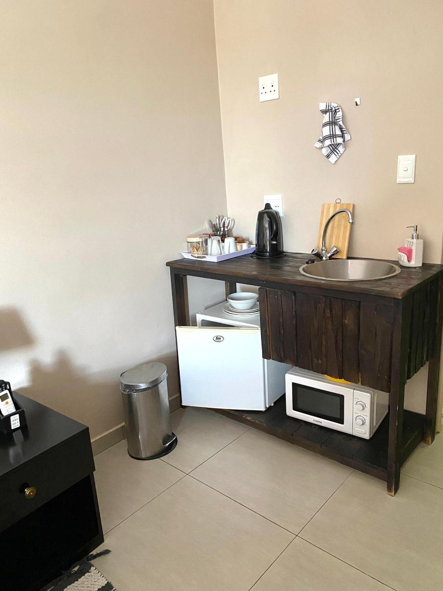 Cavallo Guesthouse Windhoek Esterno foto