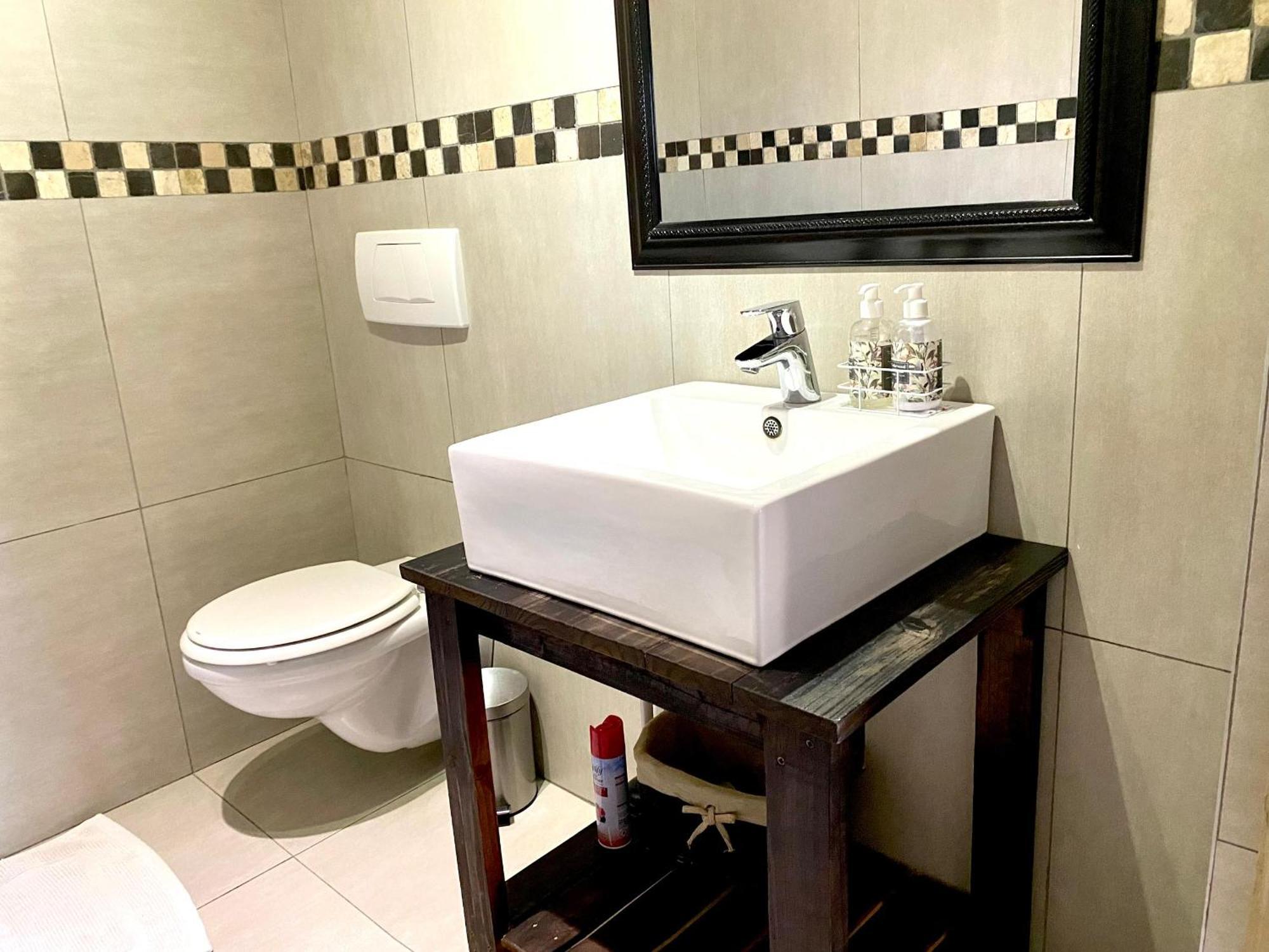 Cavallo Guesthouse Windhoek Esterno foto
